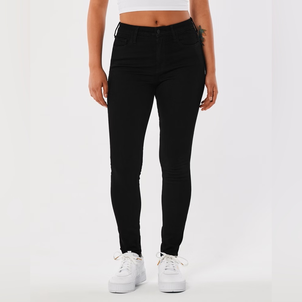 👖Hollister Ultra High-Rise Super Skinny Jeans in Black